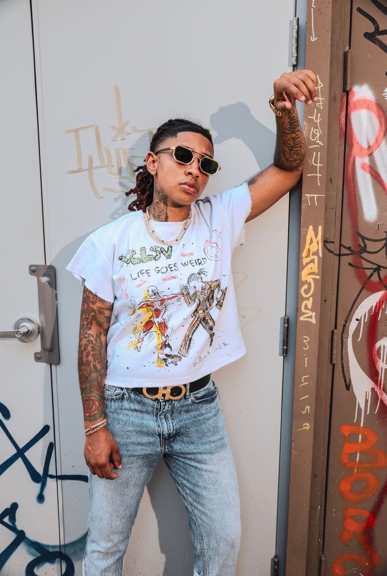 "WEIRD AGAIN" WHITE CROPPED TEE
