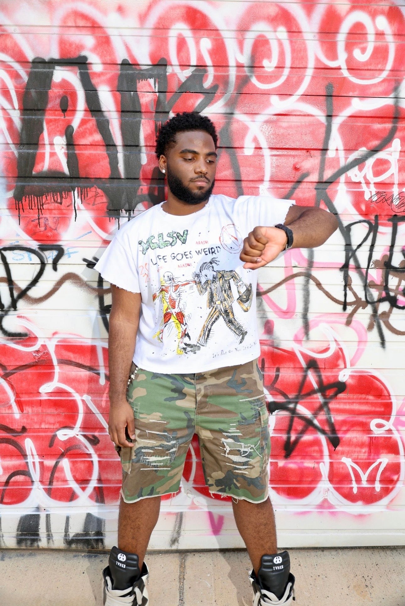 "WEIRD AGAIN" WHITE CROPPED TEE